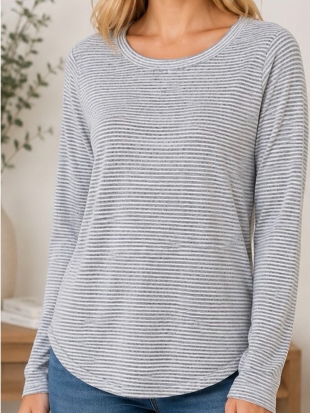 Banana Republic Long Sleeve Tee - Gray and White Stripe Sz M